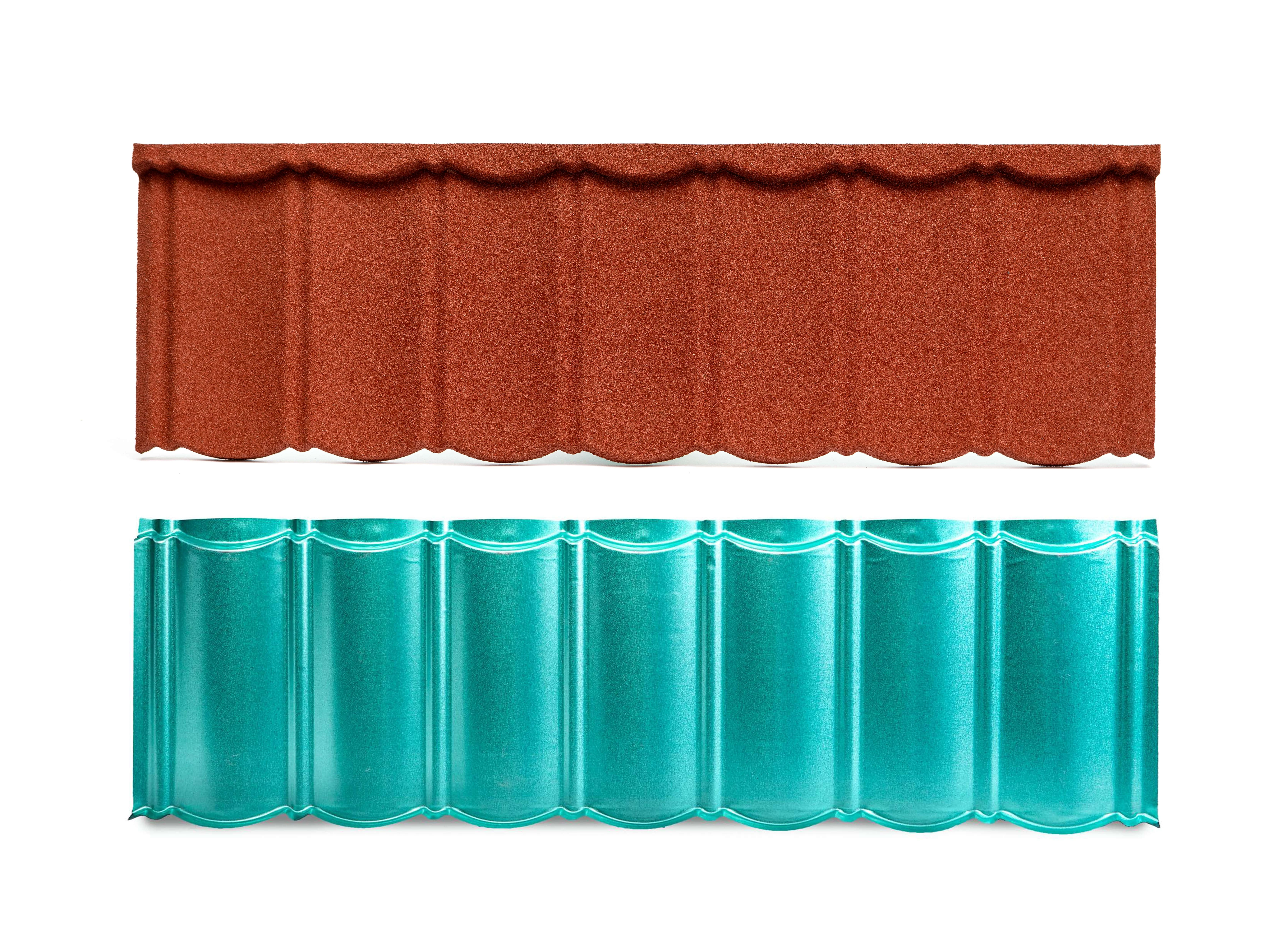 Anverso y reverso de las cl&aacute;sicas tejas met&aacute;licas recubiertas de piedra de siete ondas